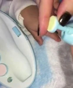 CK Webhandel Elektrische Baby Nagelknipper Nagelschaartje Nagelvijl Nageltrimmer Nagelsetje - Veilig En Zacht - Voor Baby En Volwassenen - Ultra Stil (slapend Knippen) - Draadloos -Sophie Shop 550x309 17