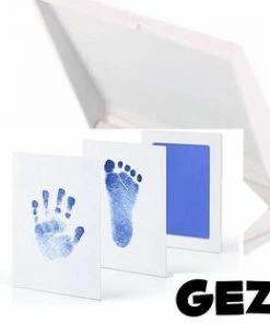 Aandenken &zo Baby Hand / Voet Afdruk Stempel Set Blauw - Kraamcadeau - Babyshower - Stempel Kussen -Sophie Shop 550x312 2