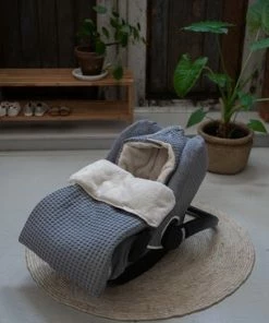 Koeka Oslo Voetenzak Voor Autostoel 0+ - Wafelstof Met Teddy - Grijs -Sophie Shop 550x366 23