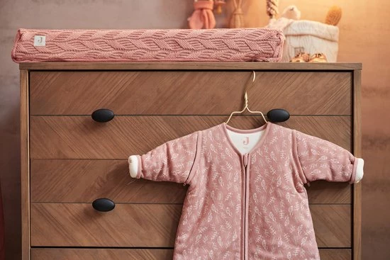 Jollein Aankleedkussenhoes Spring Knit 50x70cm - Rosewood 5 Jollein Aankleedkussenhoes Spring Knit 50x70cm - Rosewood - Afbeelding 3