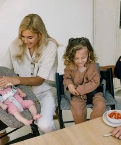 Ukje Stoelverkleiner - Kussenset - Geschikt Voor Stokke Tripp Trapp Kinderstoel - Geplastificeerd - Roze - Bloemen Print -Sophie Shop 550x367 6