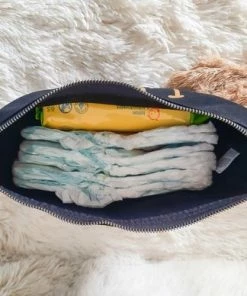 Westford Mill Organizer | Luiers | Etui | Luiertas | Verschoningsdoekjes | Baby | Opbergtas | Katoen | Zwart | Goud | Kraamcadeau -Sophie Shop 550x388 1