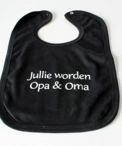 Sammies Giftboxes Brievenbus Cadeau Jullie Worden Opa & Oma - Cadeau Zwangerschap - Cadeau Opa & Oma - Slabber Zwart - Babyslofjes -Sophie Shop 550x536 8