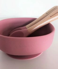 My Favourites By Far-8 Delige Siliconen Kinderservies-Roze-BPA Vrij-Luxe Geschenkdoos-Borden-Kom-met Zuignap-Drinkbeker -Bestek-Slabbetje-Snackbakje-Fruitbakje 24 My Favourites By Far-8 Delige Siliconen Kinderservies-Roze-BPA Vrij-Luxe Geschenkdoos-Borden-Kom-met Zuignap-Drinkbeker -Bestek-Slabbetje-Snackbakje-Fruitbakje -Sophie Shop 550x538 4