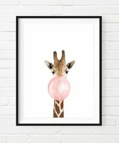 Postercity.nl Postercity - Design Canvas Poster Giraffe Met Kauwgom / Kinderkamer / Dieren Poster / Babykamer - Kinderposter / Babyshower Cadeau / Muurdecoratie / 50 X 40 Cm