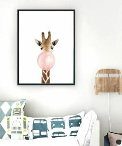 Postercity.nl Postercity - Design Canvas Poster Giraffe Met Kauwgom / Kinderkamer / Dieren Poster / Babykamer - Kinderposter / Babyshower Cadeau / Muurdecoratie / 50 X 40 Cm -Sophie Shop 550x550 656