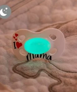 Medela Baby Fopspeen Day&Night Hoge Acceptatie Orthdontisch Ergonomische Vorm Glow In The Dark - Signature Love Mama - 18+ Maanden - 2 Stuks -Sophie Shop 550x550 688