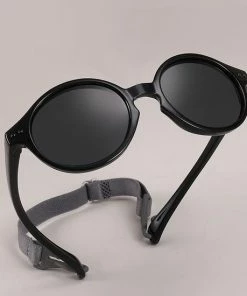 Maesy - Baby Zonnebril Noah - 0-2 Jaar - Flexibel Buigbaar - Verstelbaar Elastiek - Gepolariseerde UV400 Bescherming - Jongens En Meisjes - Babyzonnebril Ovaal - Licht Blauw -Sophie Shop 550x550 766