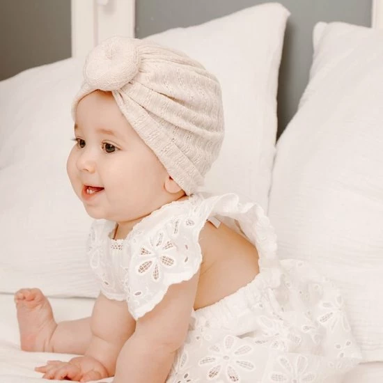 Little Koekies Baby Turban Donut Beige - Kraamcadeau - Babymuts - Newborngift 6 Little Koekies Baby Turban Donut Beige - Kraamcadeau - Babymuts - Newborngift - Afbeelding 4