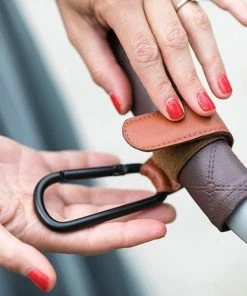 Merkloos Kinderwagen Tassenhaak 1 Stuk - Tas Hanger - Buggy Haak - Extra Stevig - Wandelwagen Koppeling Haak - Verstevigde Klittenband - Bruin -Sophie Shop 550x550 89