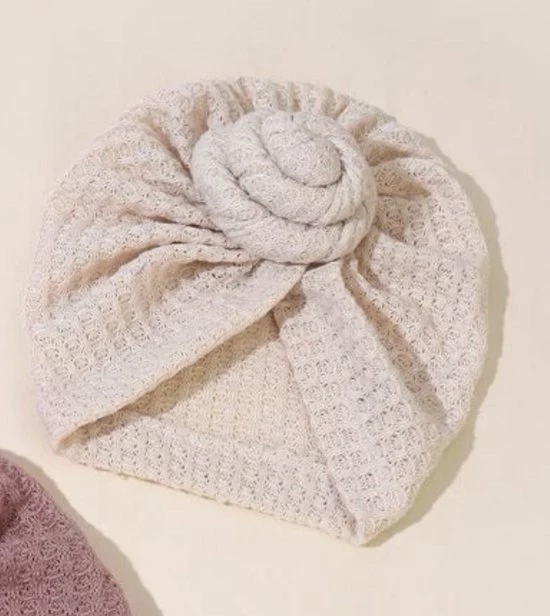 Little Koekies Baby Turban Donut Beige - Kraamcadeau - Babymuts - Newborngift 4 Little Koekies Baby Turban Donut Beige - Kraamcadeau - Babymuts - Newborngift - Afbeelding 2