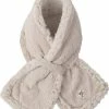 Lodger Fleece Baby Sjaal - Muffler Folklore - 100% Fleece - One Size - Cr Me - Zachte Kwaliteit - Handige Lus 2 Lodger Fleece Baby Sjaal - Muffler Folklore - 100% Fleece - One Size - Cr Me - Zachte Kwaliteit - Handige Lus -Sophie Shop 550x704 1