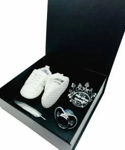 Merkloos Kraamcadeau - Baby Sneakerbox - Kraamcadeau Unisex - Babysneakers - Rechtstreeks Versturen Mogeijk -Sophie Shop 550x725