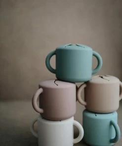 Mushie - Siliconen Snack Cup 36 Mushie - Siliconen Snack Cup -Sophie Shop 550x801 1