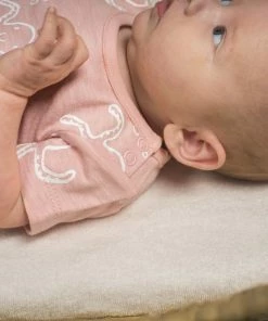 Jollein Rompertje Met Korte Mouw Octopus Pink Met Witte Print – Maat 50/56 - Biologisch Katoen Met Elastaan 9 Jollein Rompertje Met Korte Mouw Octopus Pink Met Witte Print – Maat 50/56 - Biologisch Katoen Met Elastaan -Sophie Shop 550x823 10