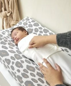 SwaddleMeyco Inbakerdoek Uni - Offwhite - 0-3 Maanden 13 SwaddleMeyco Inbakerdoek Uni - Offwhite - 0-3 Maanden -Sophie Shop 550x824 18