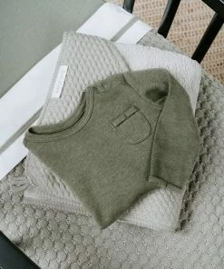 Baby's Only Gebreide Wikkeldeken - Omslagdoek Baby Sky - Teddy Voering - Urban Green - 75x75 Cm - Geschikt Voor Drie- En Vijfpuntsgordel -Sophie Shop 550x824 2