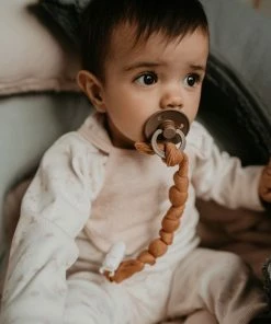 Snoozebaby Speenkoord Toffee -Sophie Shop 550x825 12