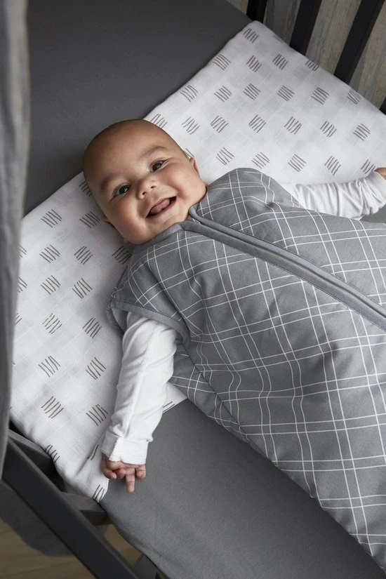 Meyco Double Diamond Winter Baby Slaapzak Gevoerd - 70 Cm - Grijs 5 Meyco Double Diamond Winter Baby Slaapzak Gevoerd - 70 Cm - Grijs - Afbeelding 3
