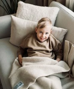 Wollen Ledikant Deken 100x150 Zand Pure Baby Love -Sophie Shop 550x826 6